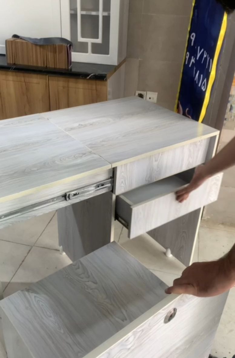 میز باز شده